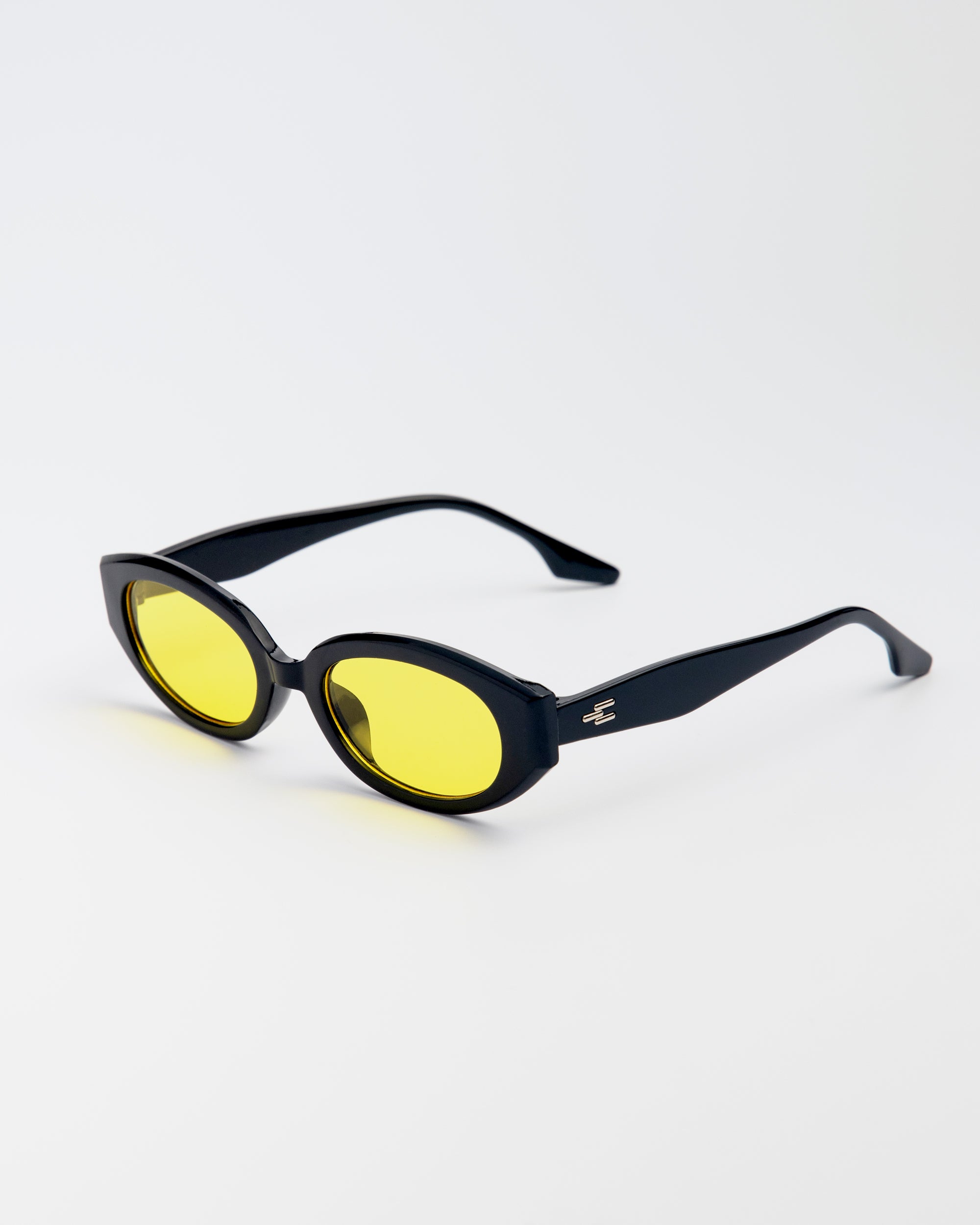 Vero Sunglasses in black with yellow lenses and thick oval frames for kids